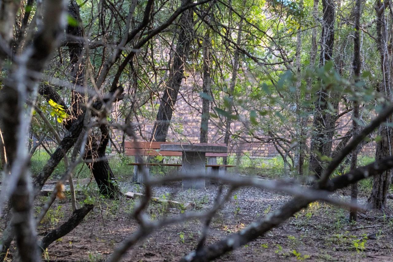 Hello Kruger Hideaway Cottage & Skilpad Studio Marloth Park Buitenkant foto