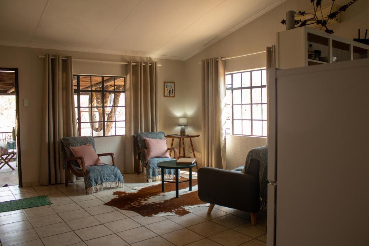 Hello Kruger Hideaway Cottage & Skilpad Studio Marloth Park Buitenkant foto
