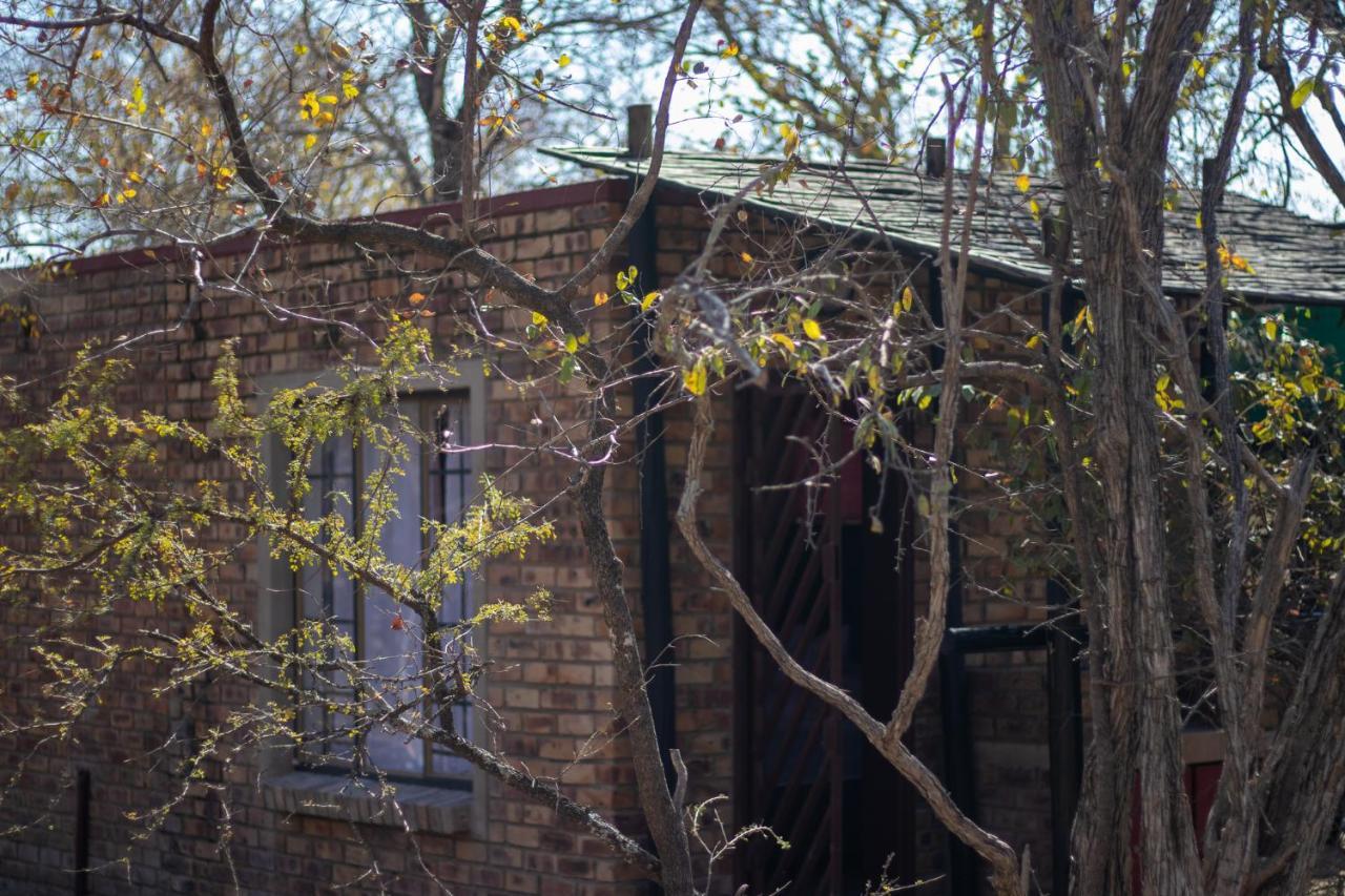 Hello Kruger Hideaway Cottage & Skilpad Studio Marloth Park Buitenkant foto